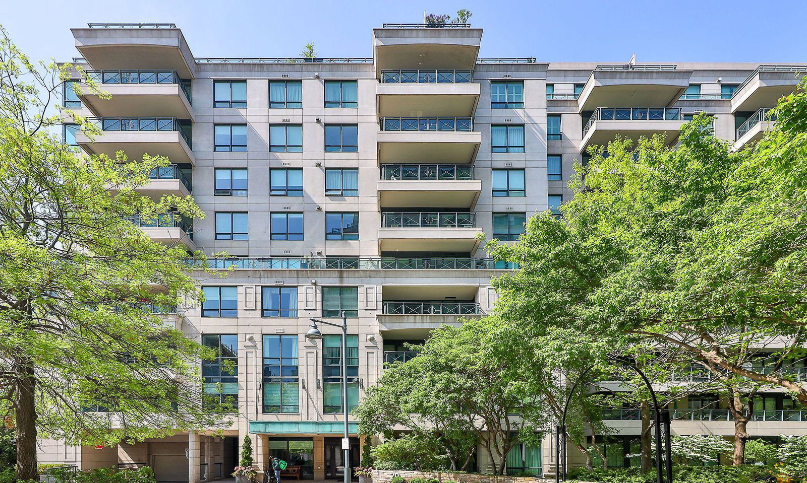 Thornwood One condo