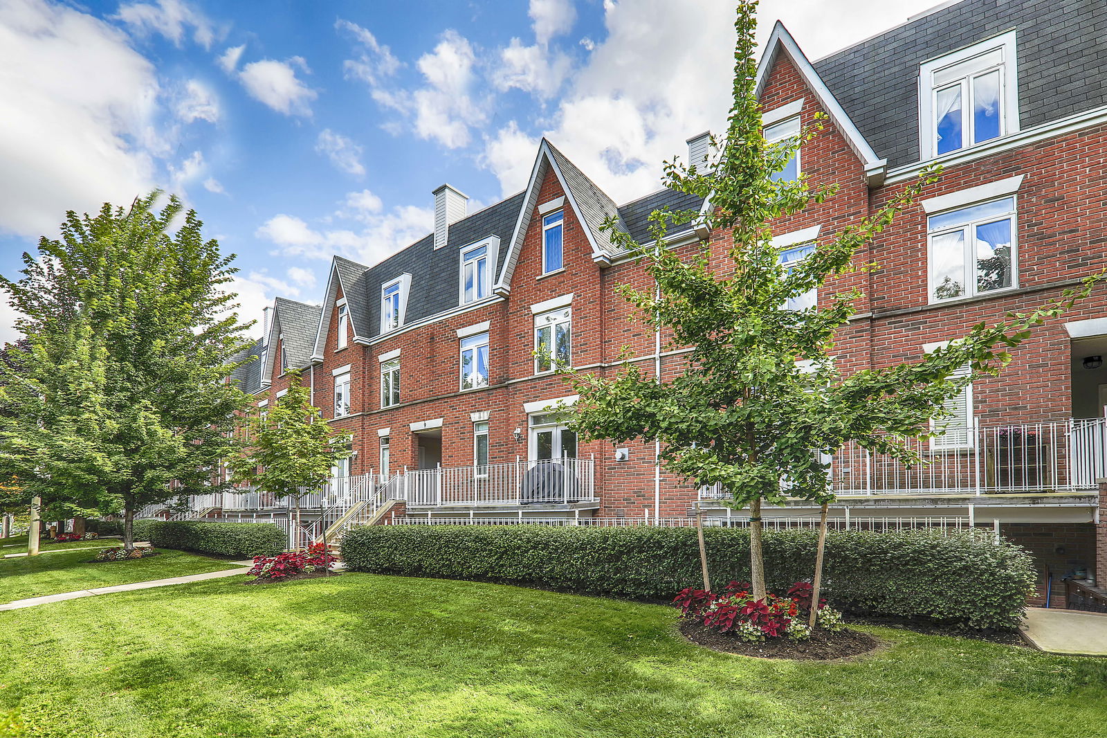 King West Townhomes condo