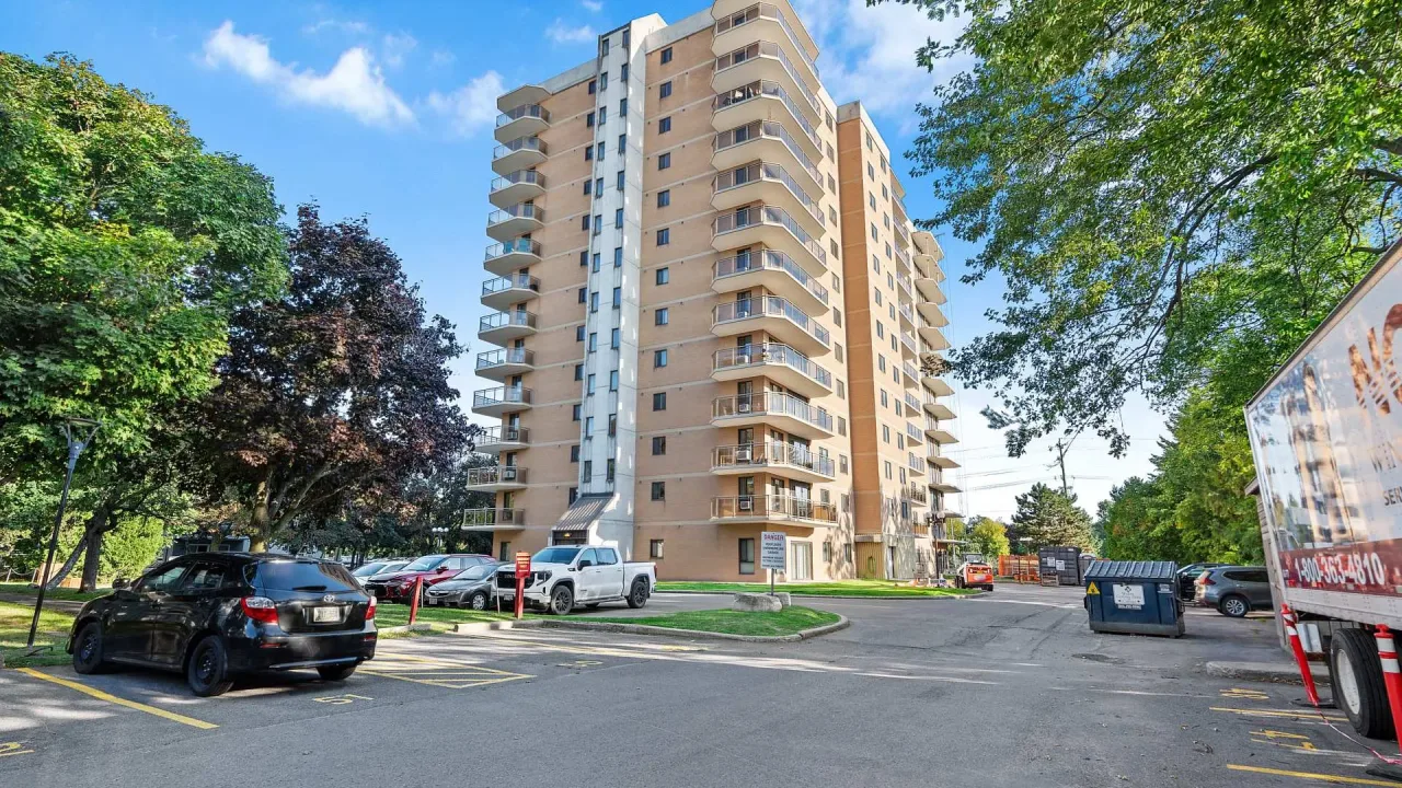 Champlain Towers exterior