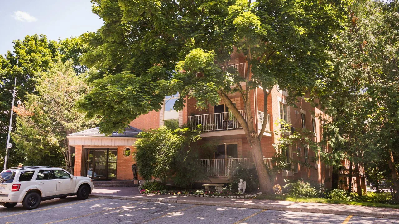 Mapleview Apartments exterior