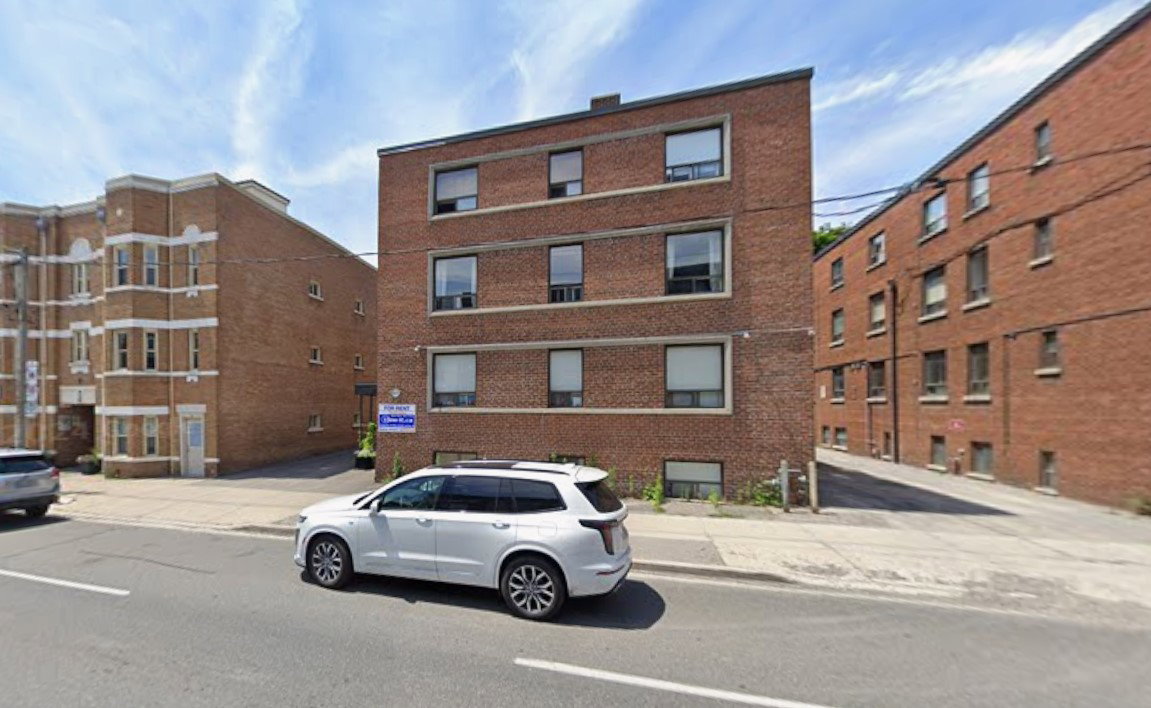 852 Broadview Avenue exterior