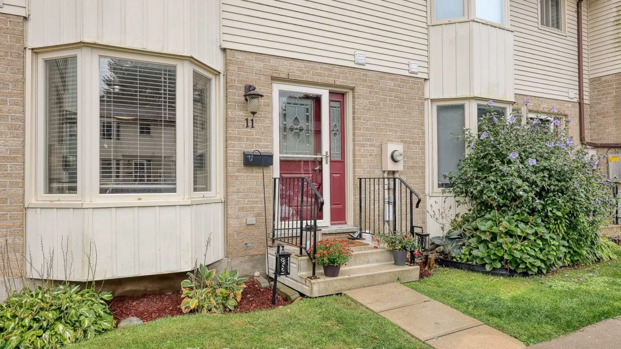 Meadowbrook Heights condo building exterior