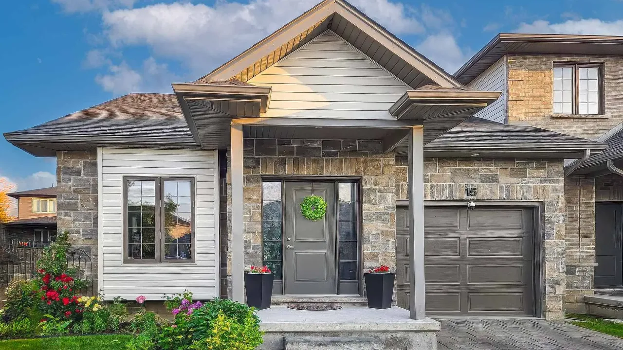 FOXHAVEN CONDOMINIUMS exterior