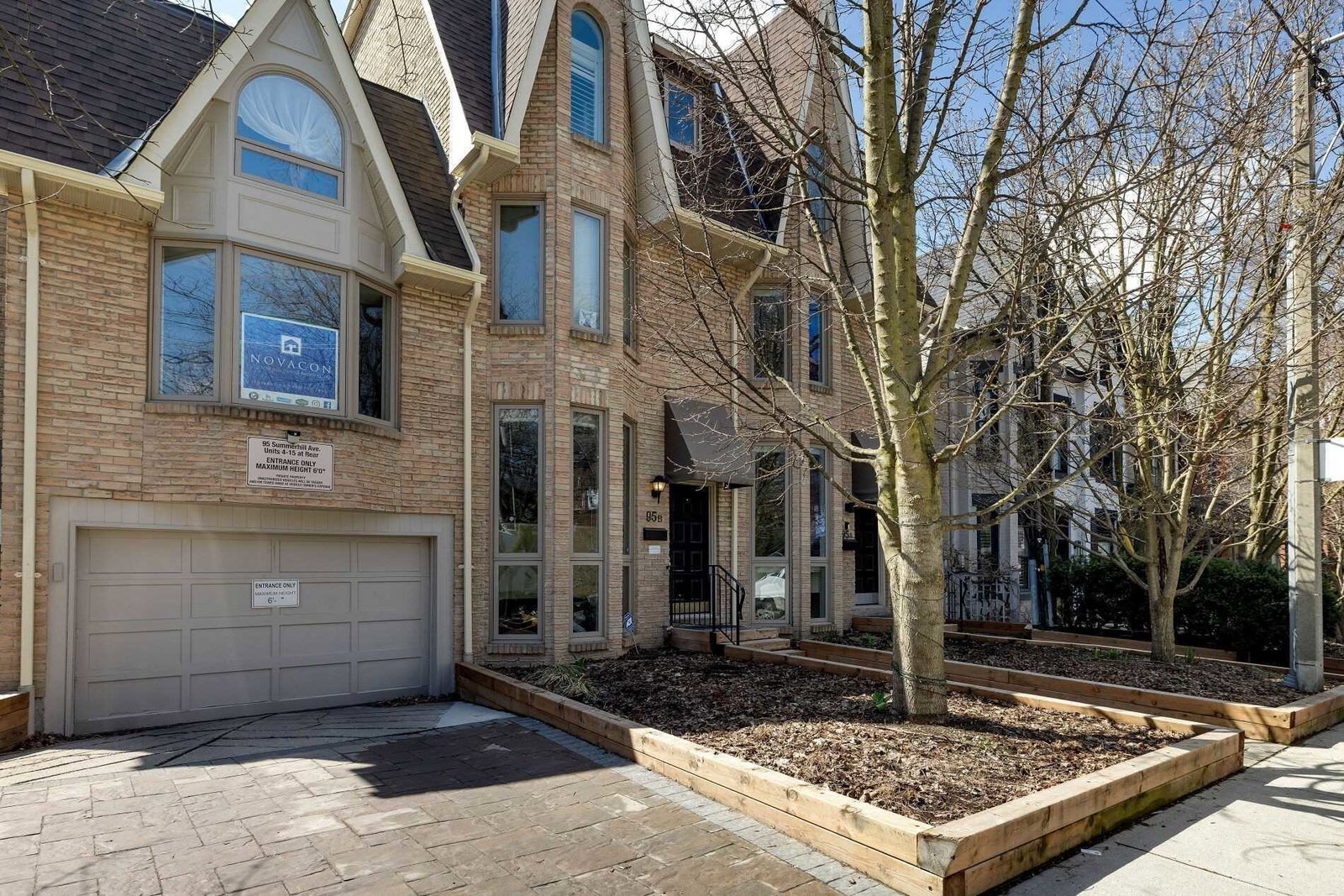 95 Summerhill Avenue Townhomes condo building exterior
