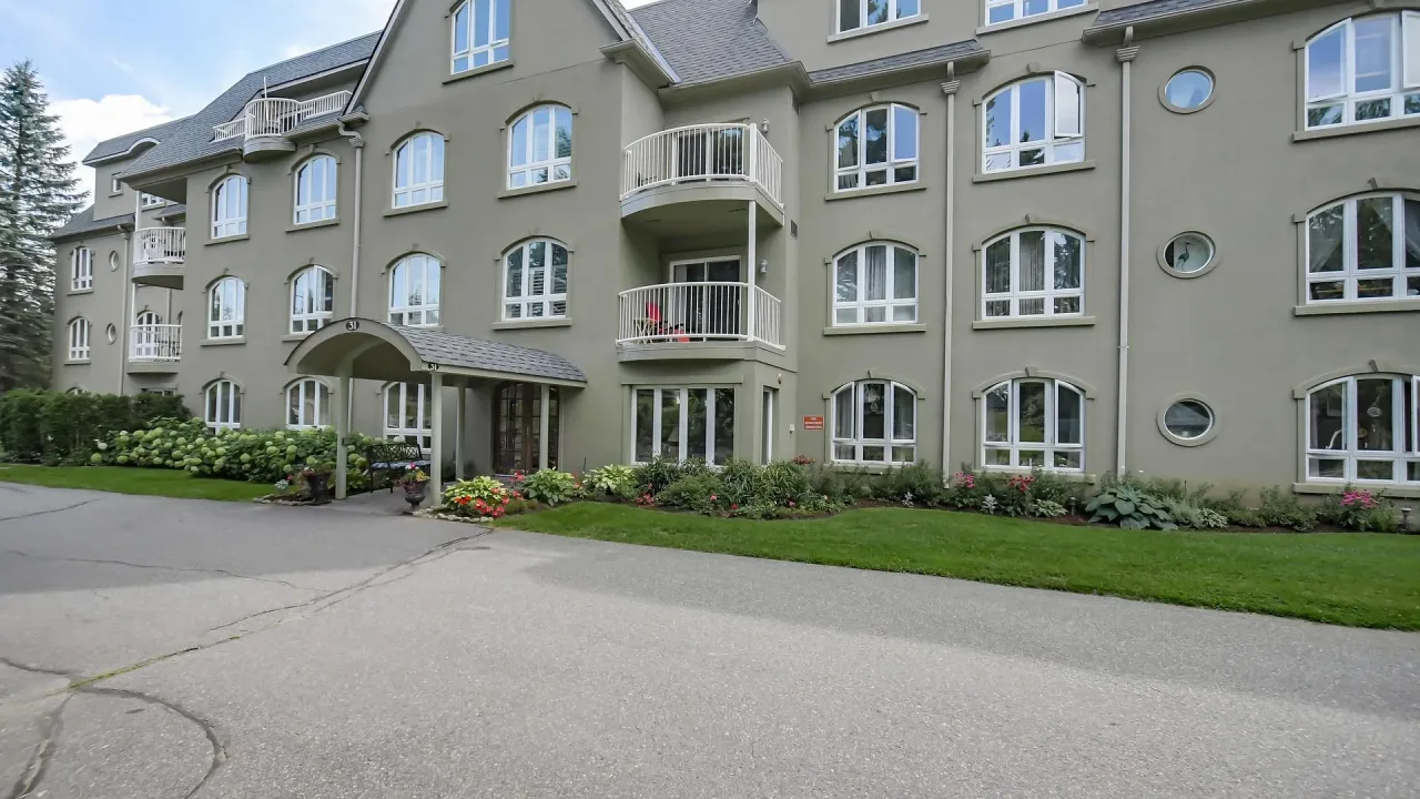 Algonquin Landings II condo building exterior