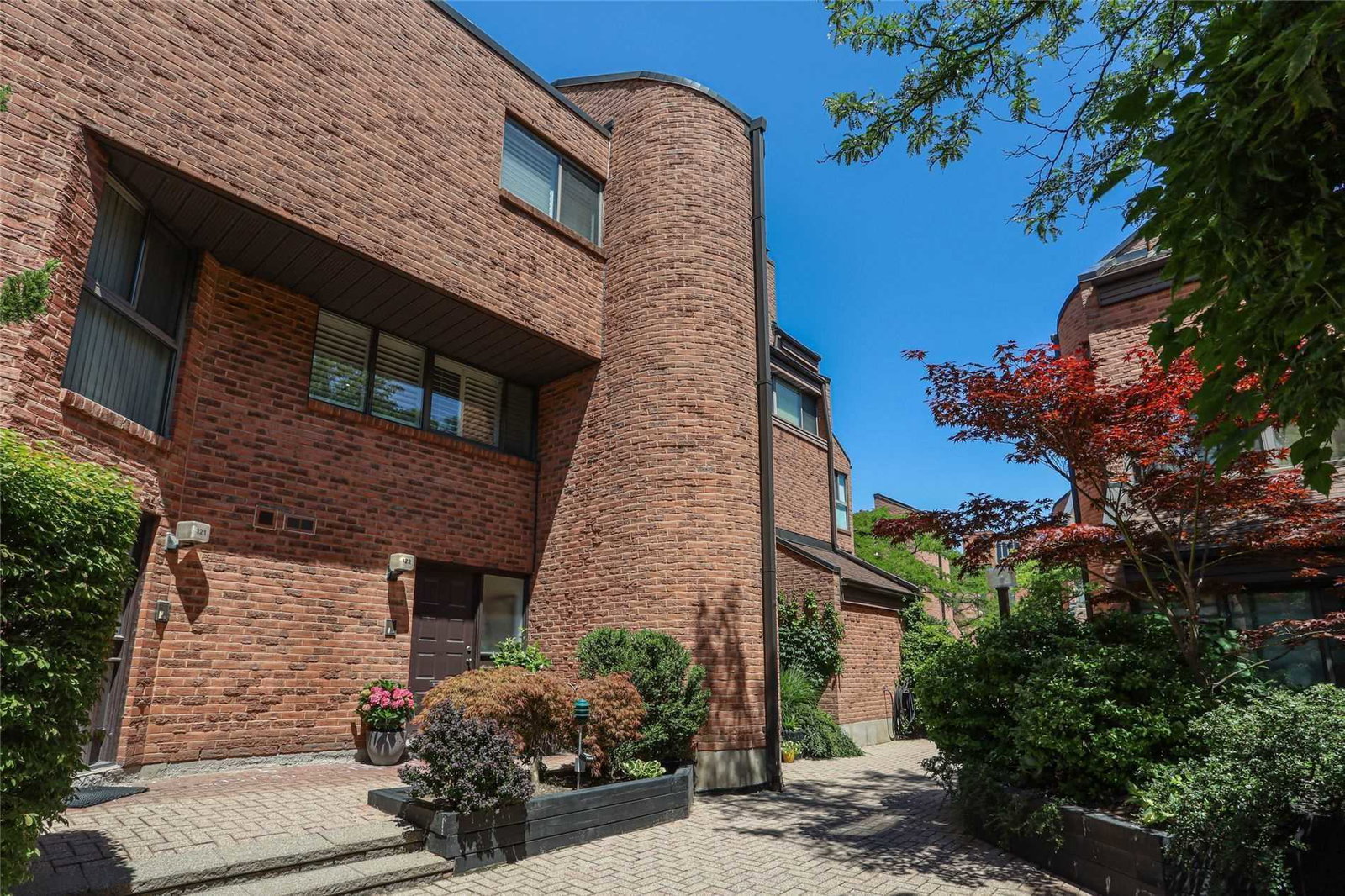 10 Walker Avenue Condos condo