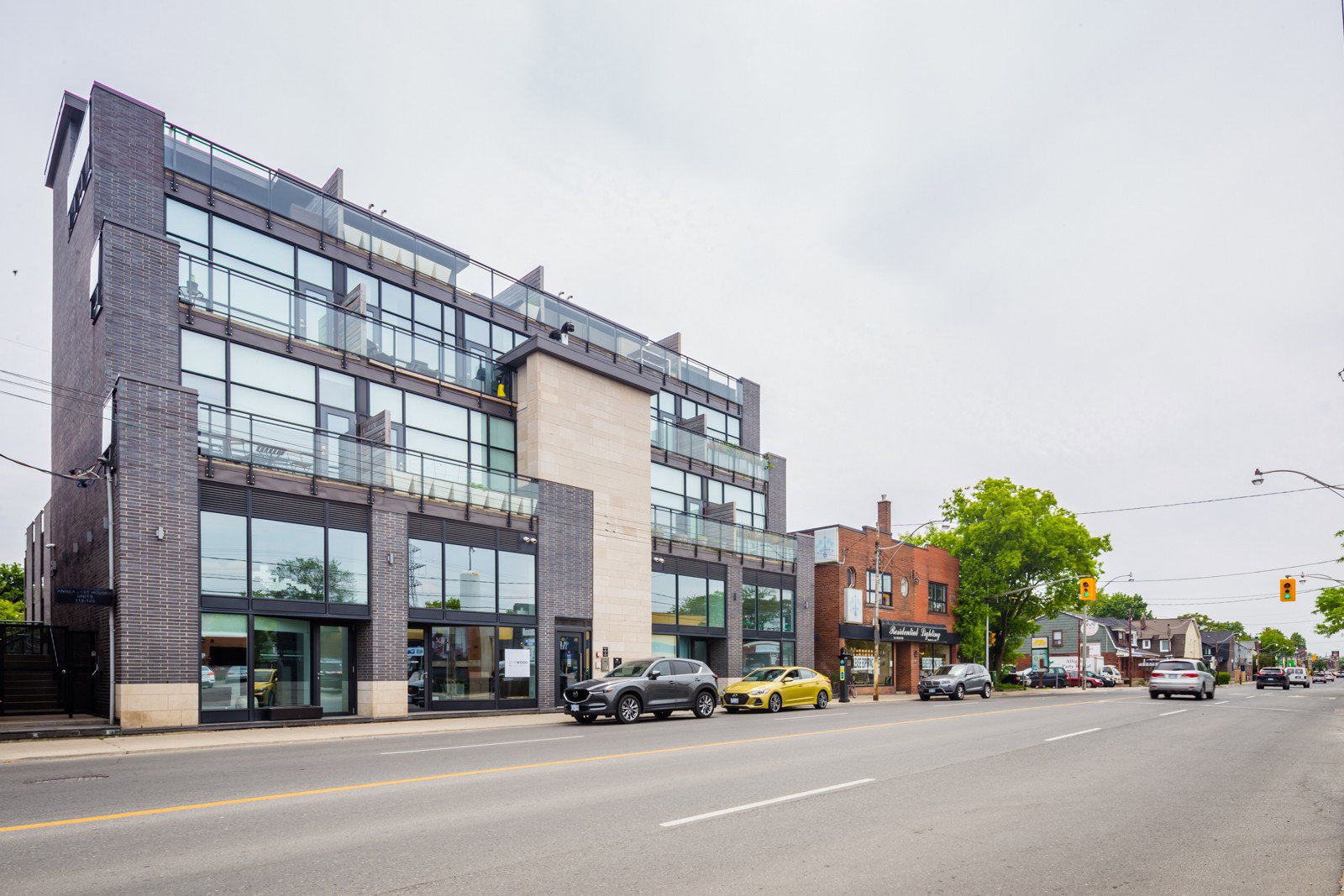 The Devonshire Condos condo building exterior