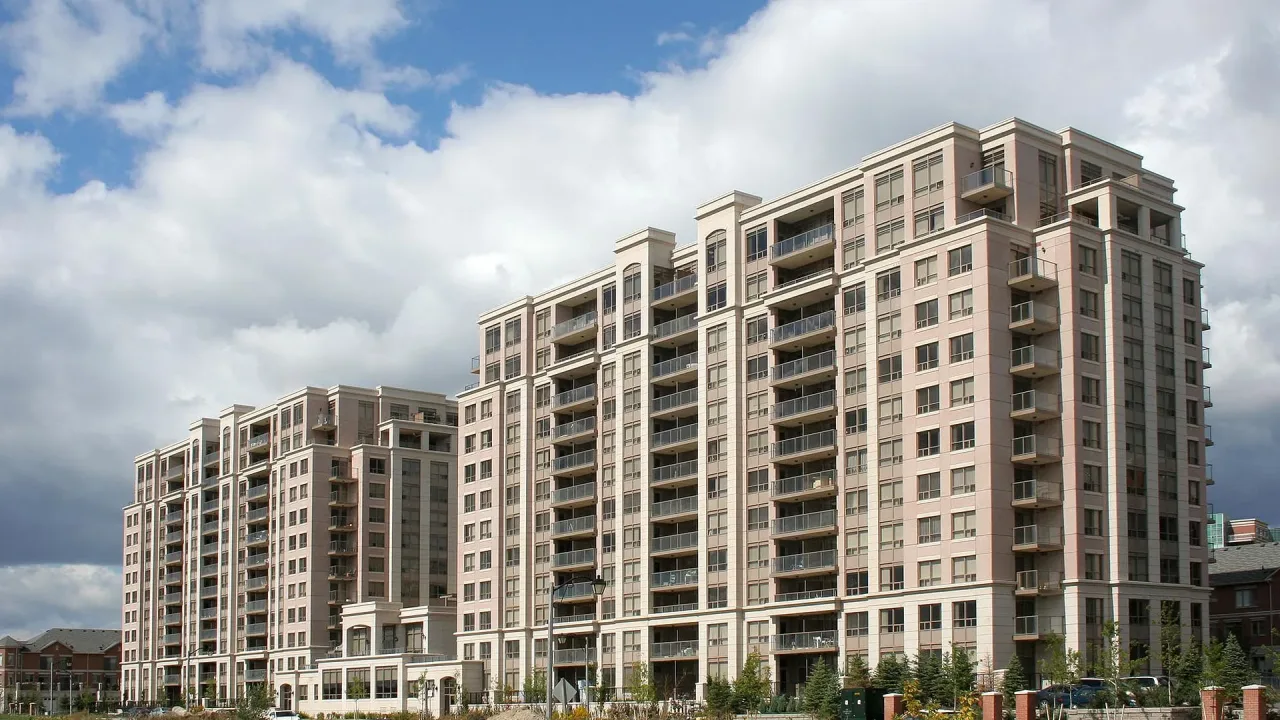 Parkview Tower Thornhill exterior