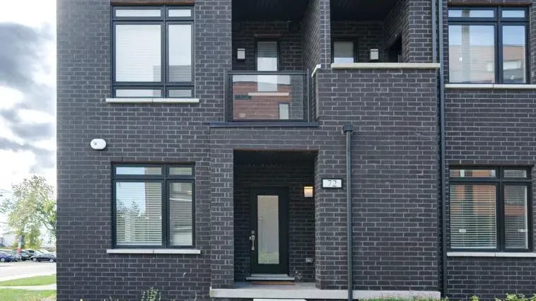 U Social Towns exterior