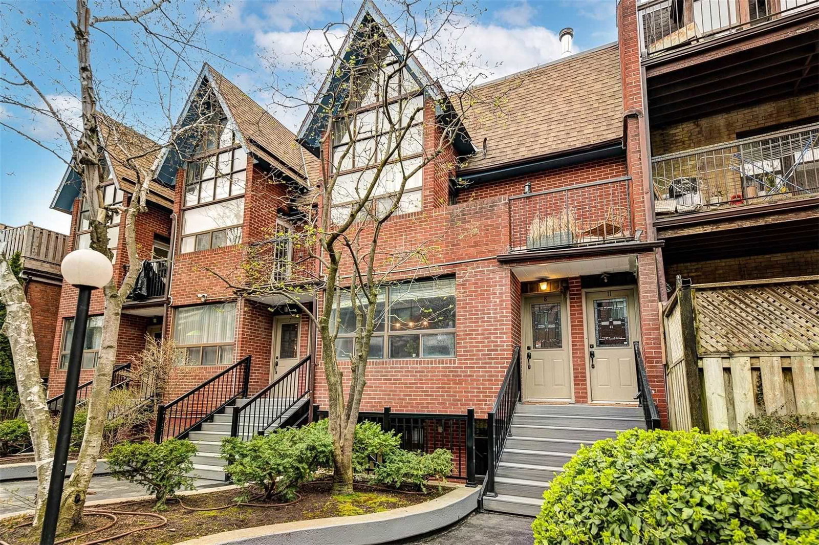 17 Pembroke Street Townhomes exterior