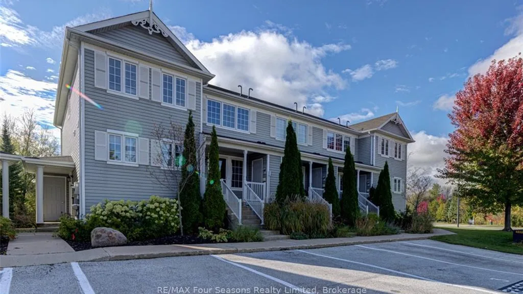 ROYALTON exterior