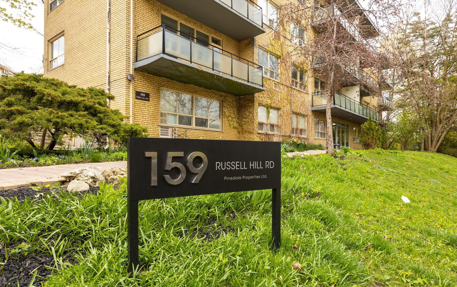 159 Russell Hill Road exterior