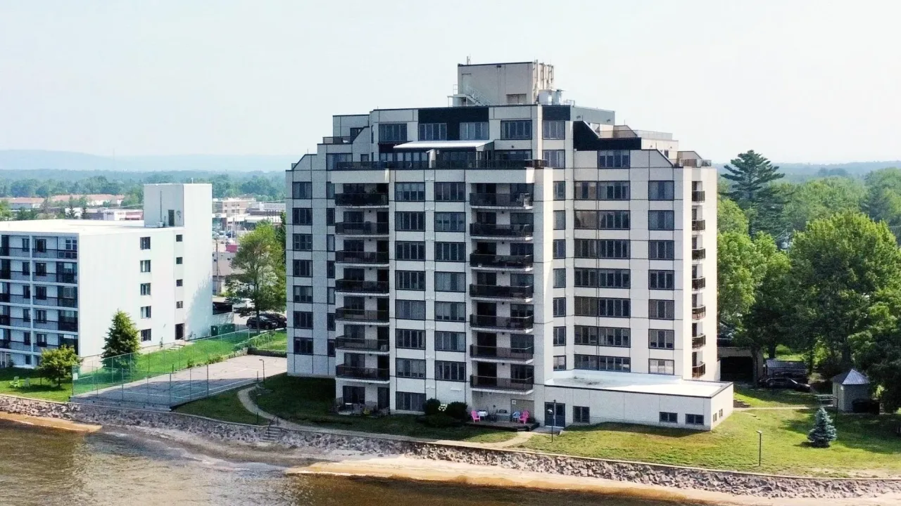 The Beaches exterior