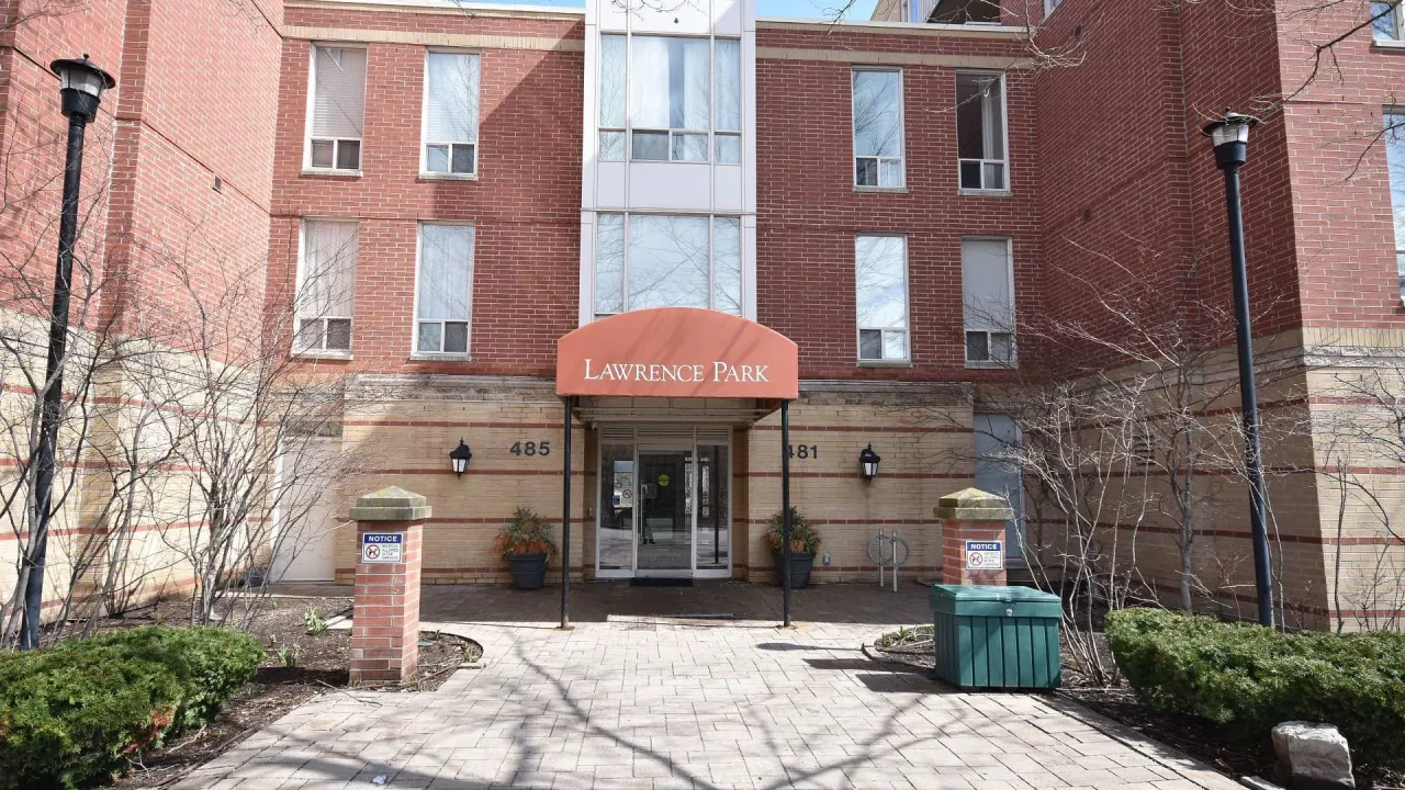 Lawrence Park Condos exterior