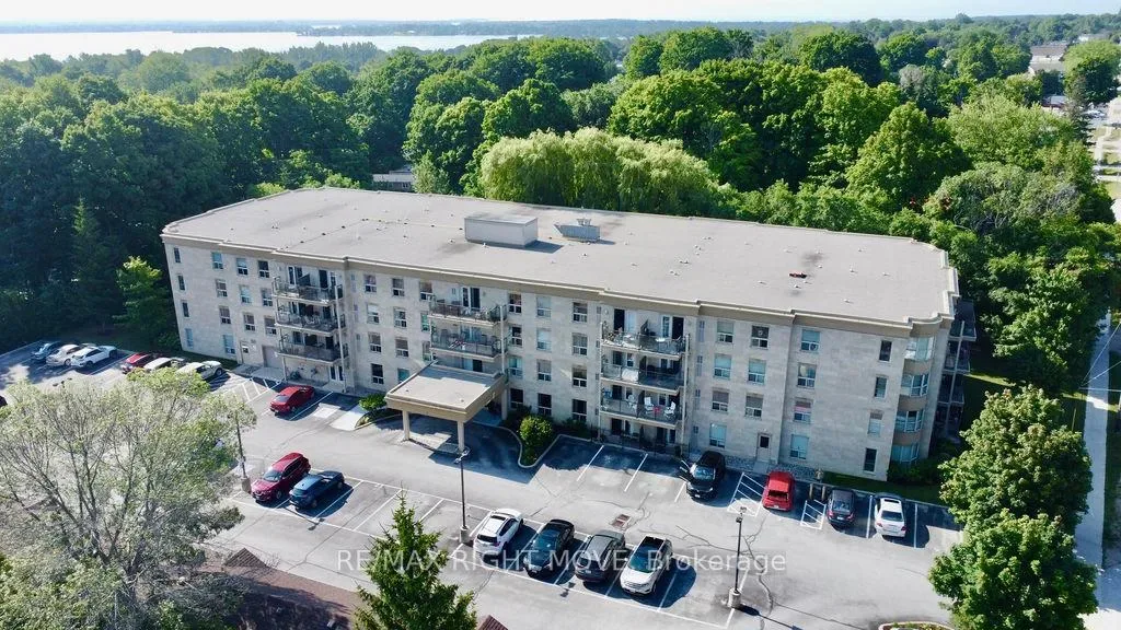 Maple Arbour Condominiums exterior