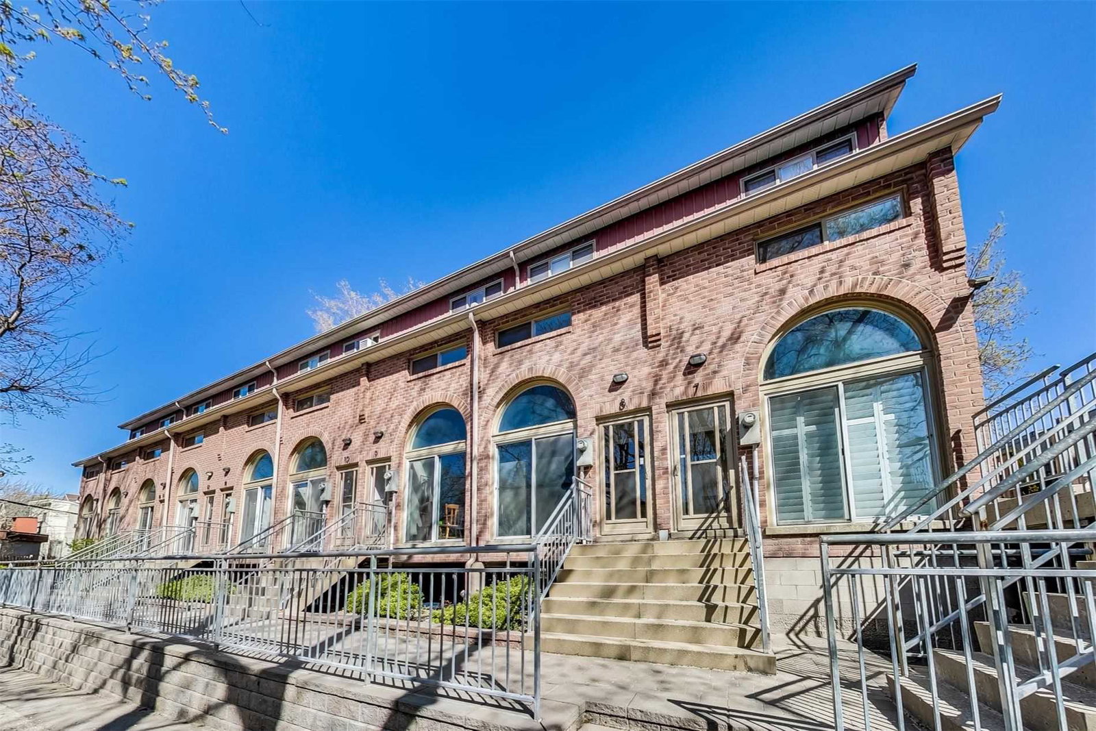 32 Curzon Street Townhomes exterior