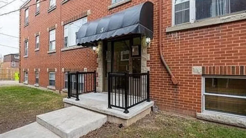 Wentworth Standard exterior
