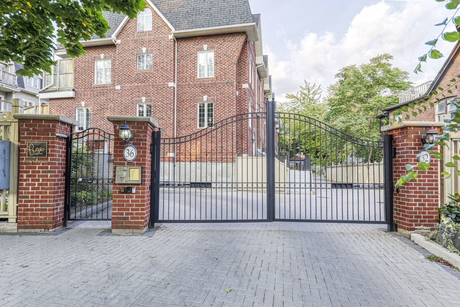 Prego Townhomes II exterior