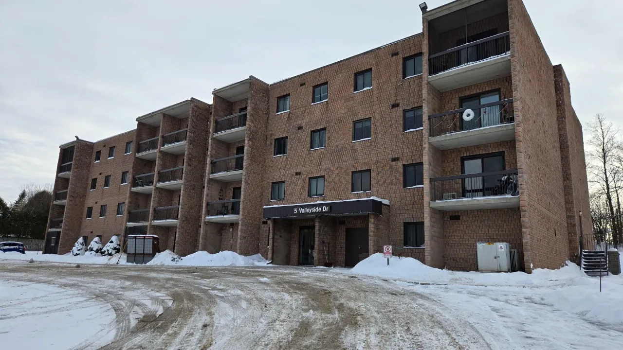 Bruce Condominium #4 exterior