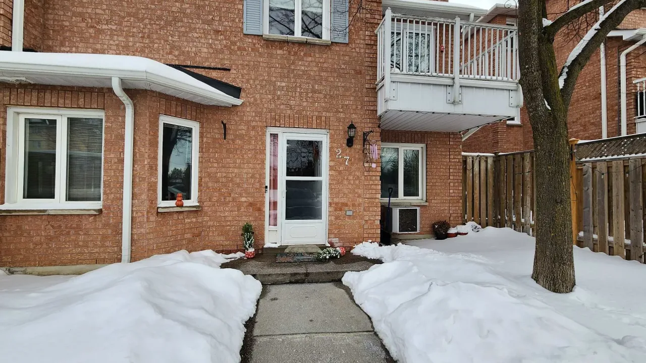 Maplview Gardens exterior