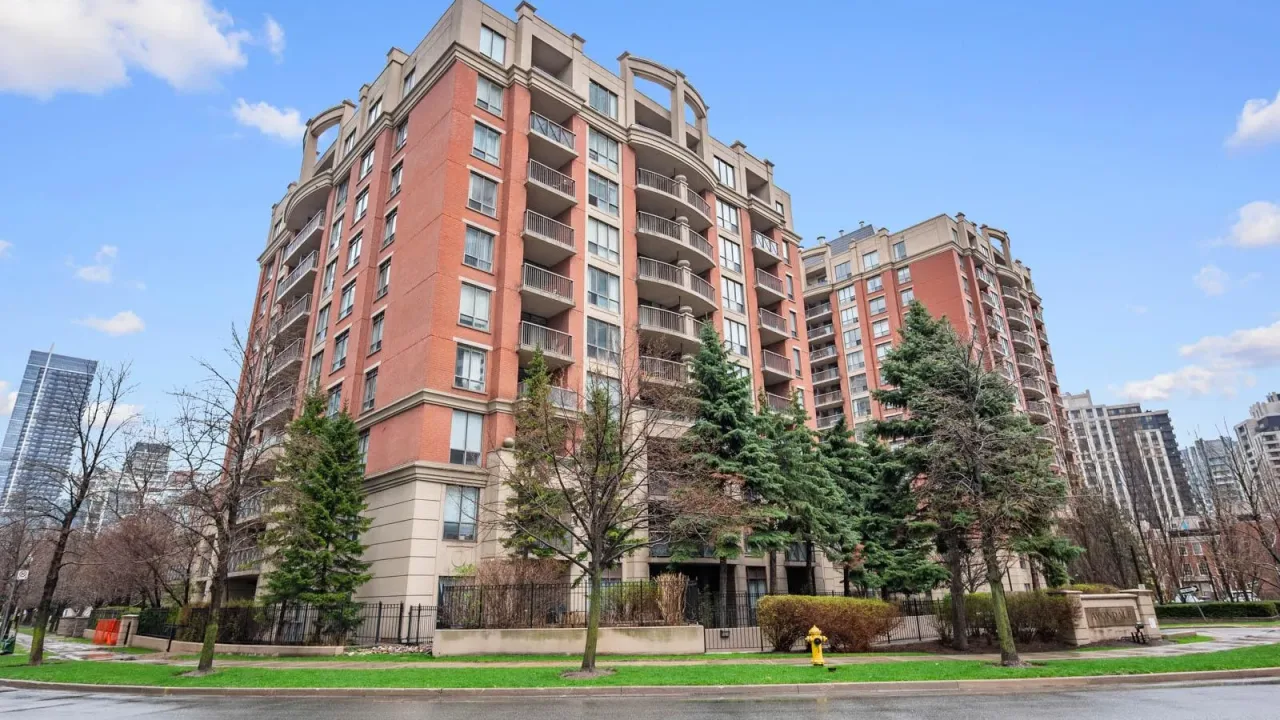 Mansions of Avondale condo building exterior