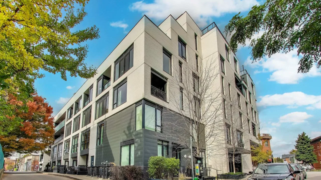 Duke Condos exterior