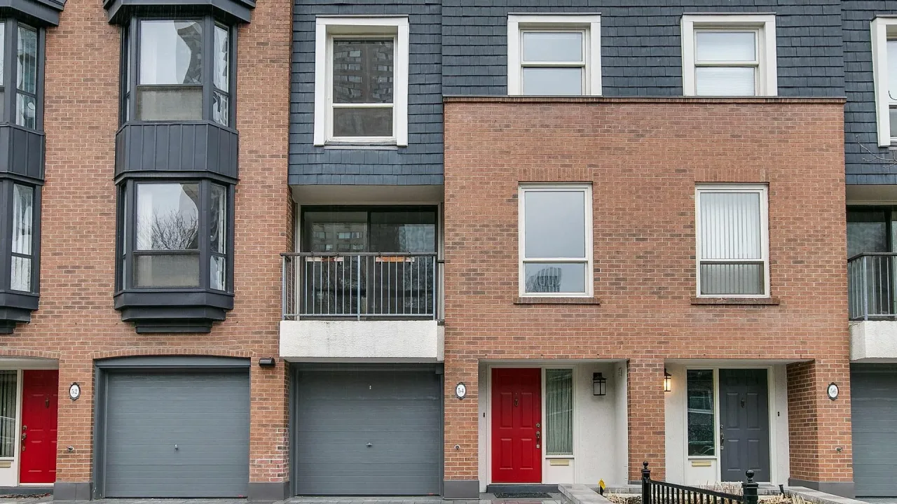 Lexington Condominiums exterior