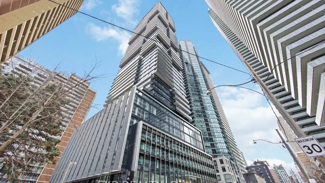 55C BLOOR YORKVILLE RESIDENCES exterior