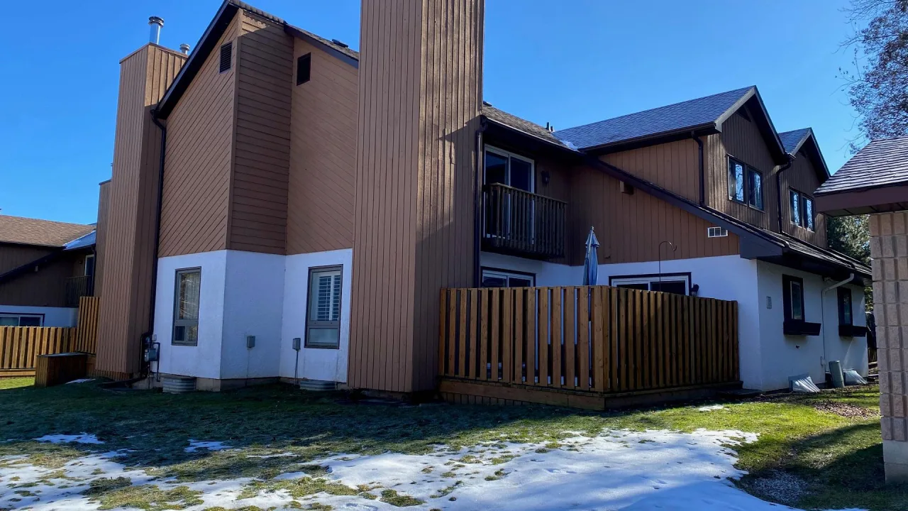 Apple Ridge condo building exterior