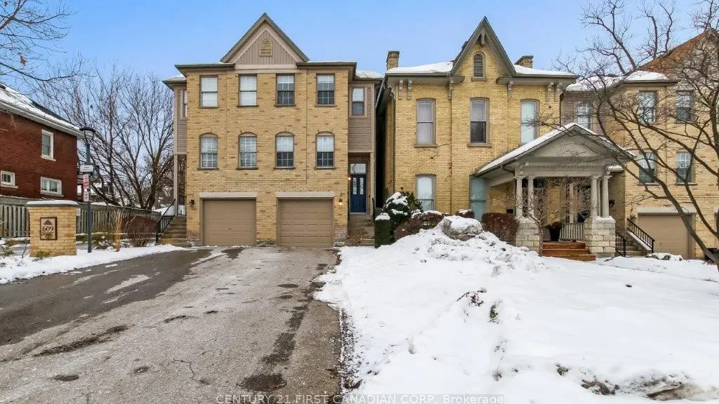 COLBORNE MANOR exterior