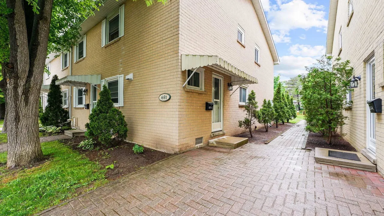 Willow Creek Condominium exterior