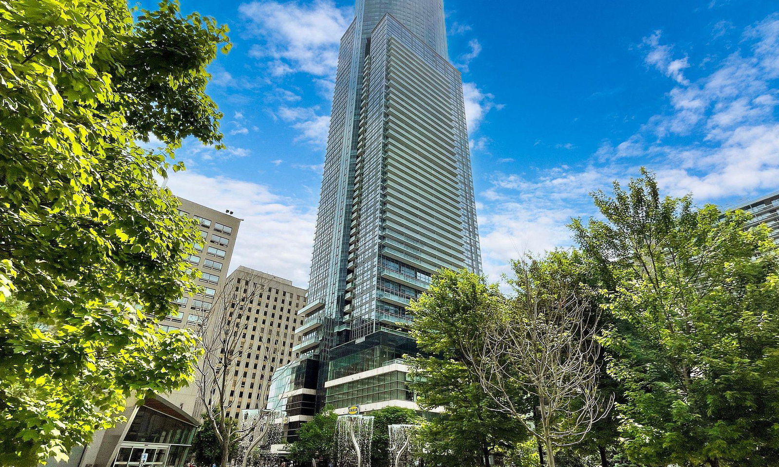 Aura exterior