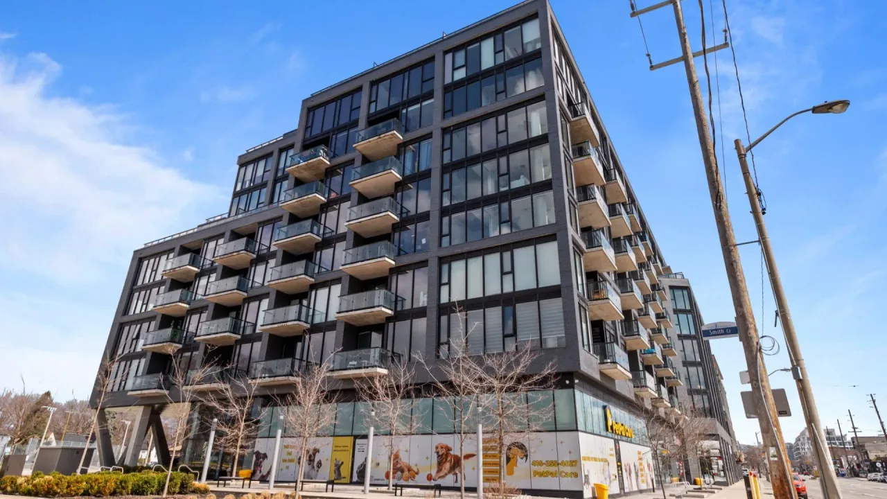Queensway Park exterior