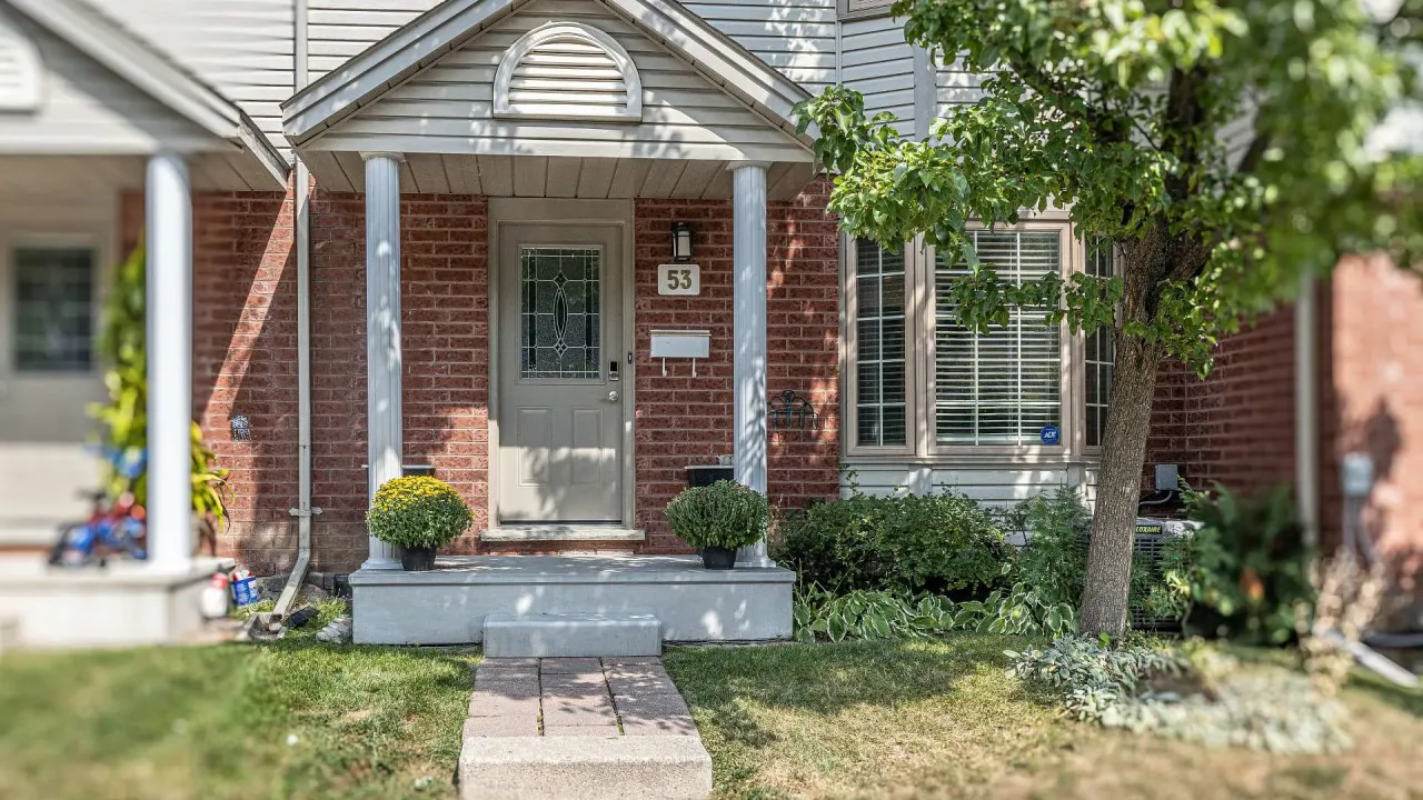Rembrandt Valley condo building exterior