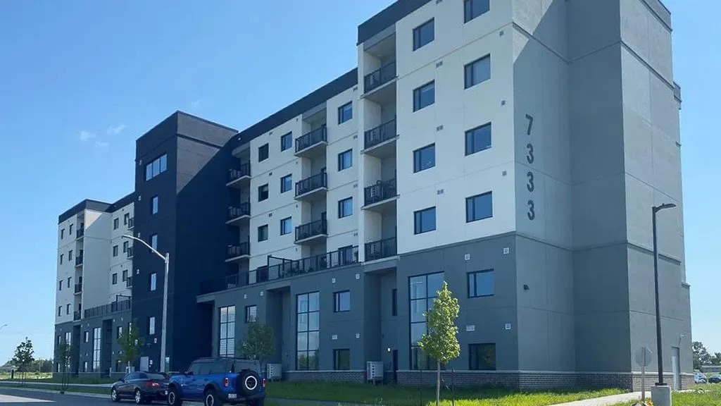 Laurier Horizons exterior
