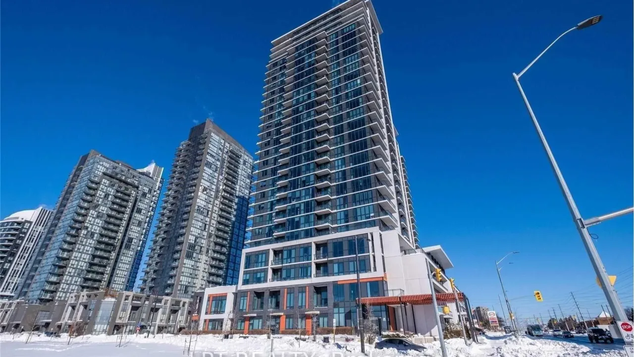 CRYSTAL AT PINNACLE UPTOWN exterior