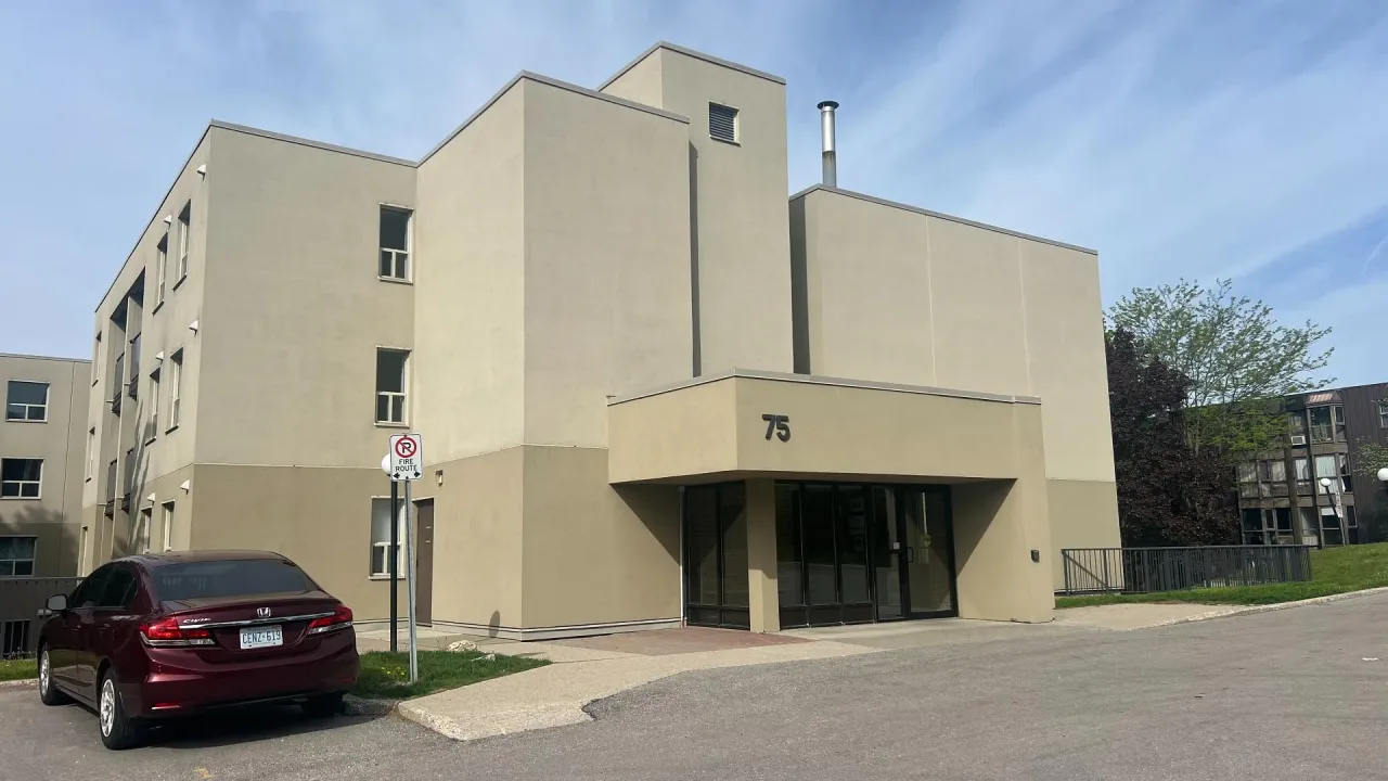 75 Silvercreek Pkwy exterior