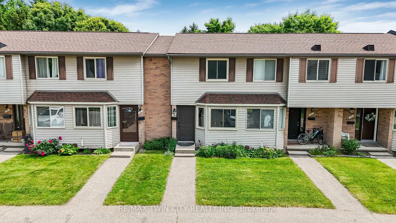 Erinbrook Court Condominiums exterior