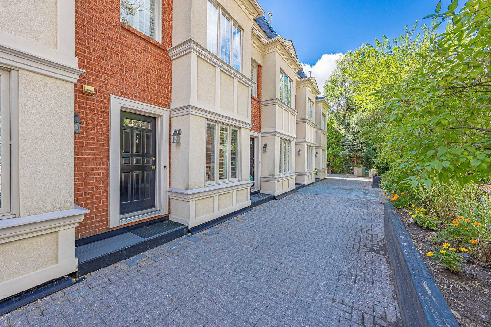 Wychwood Park Place Townhomes condo