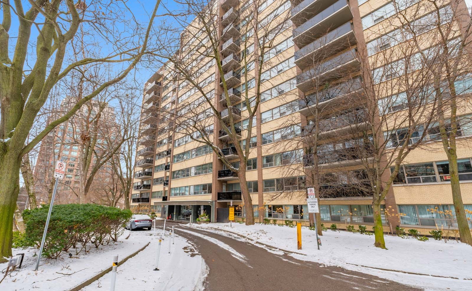 Avenue Road-484 exterior