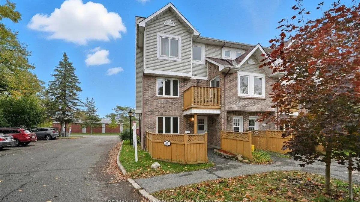 Lanark North Condominium exterior