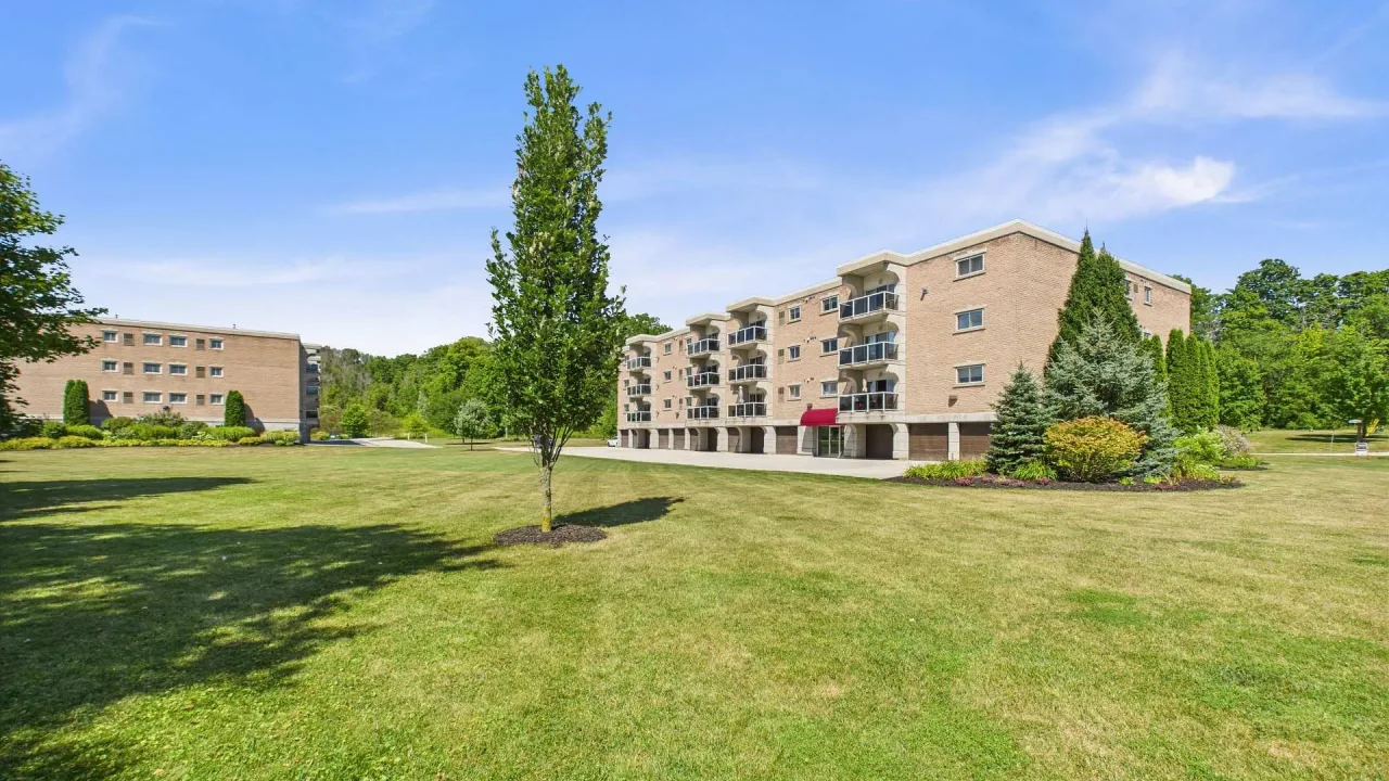 Riverside Condos exterior