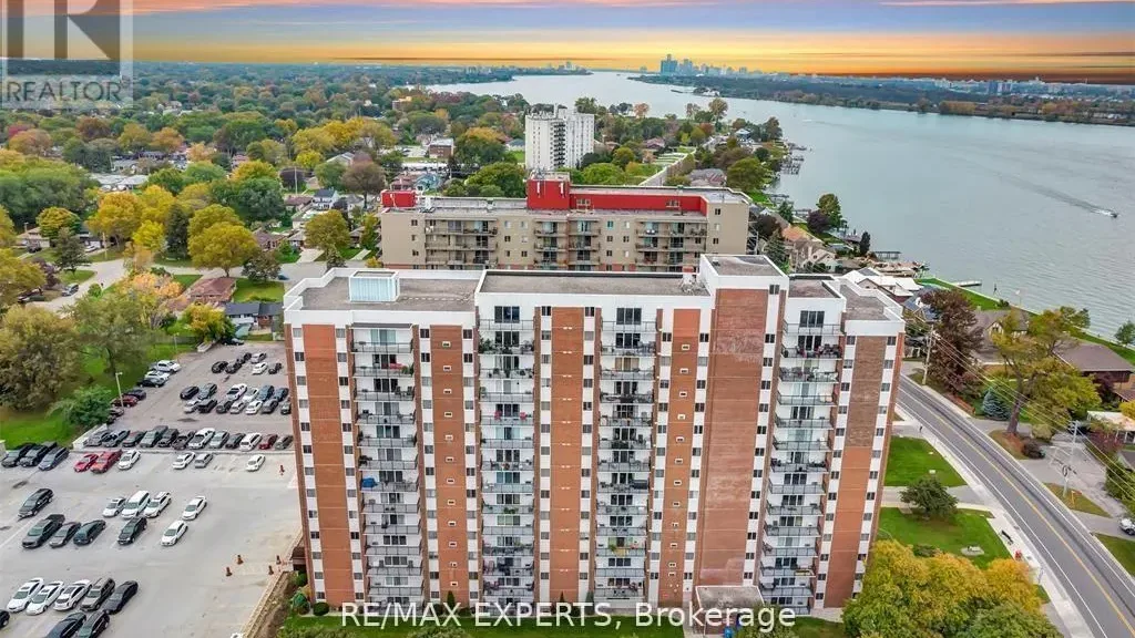 Bayview Towers exterior