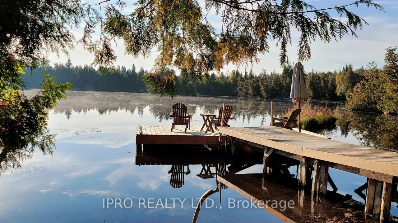 Cressview Lakes exterior