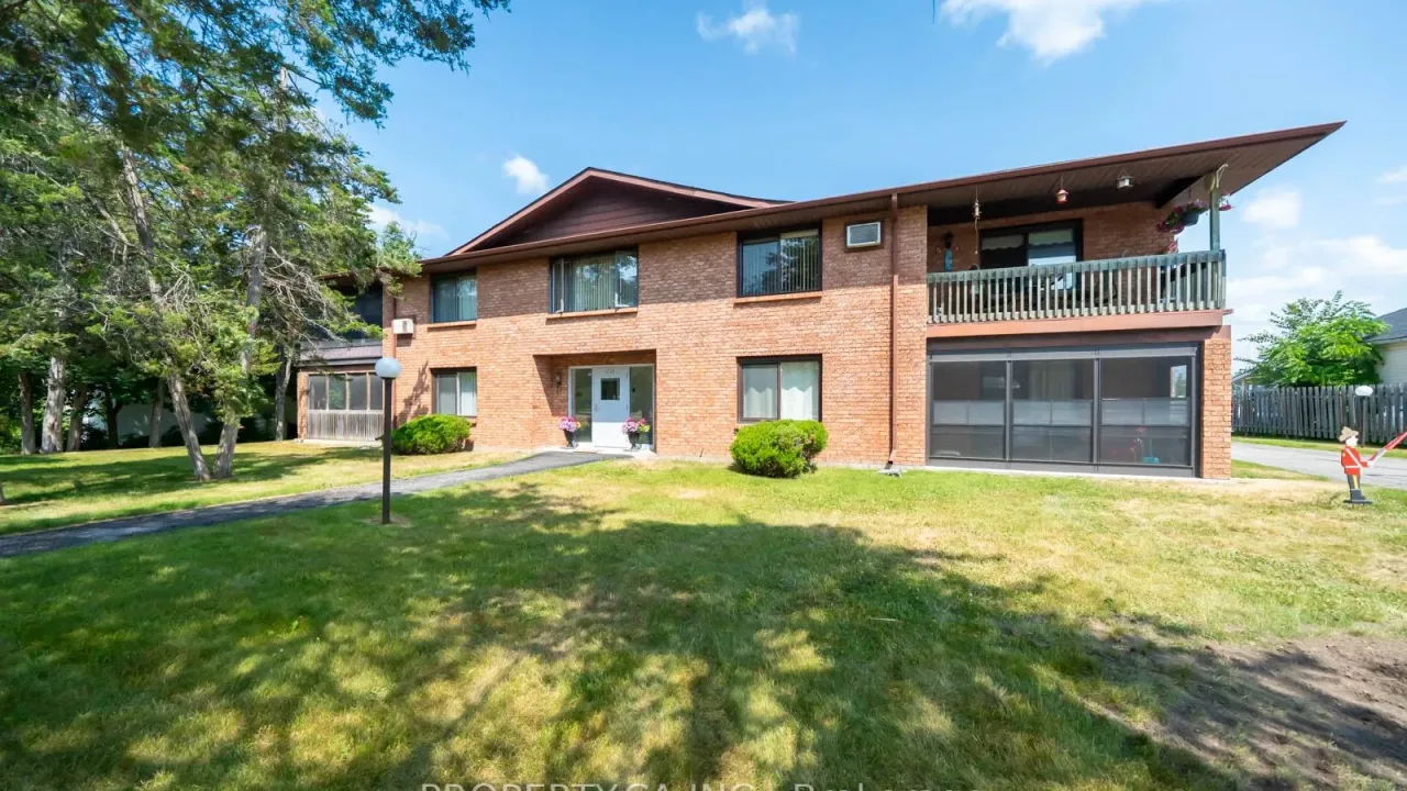 King Court Condo exterior