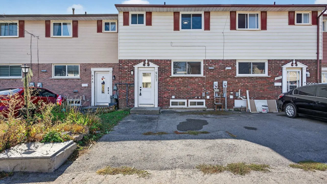 Twin Oaks exterior