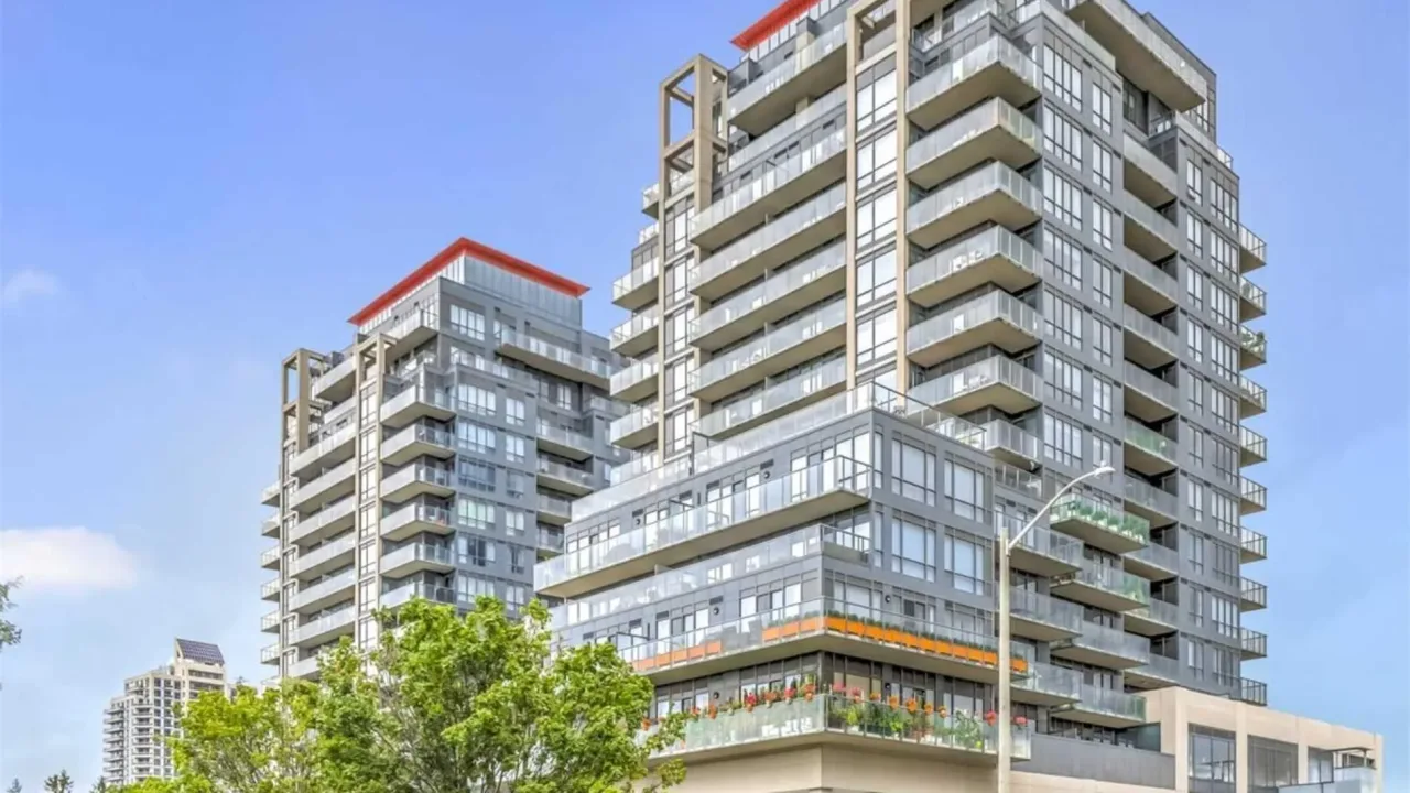 Grand Genesis on Yonge exterior