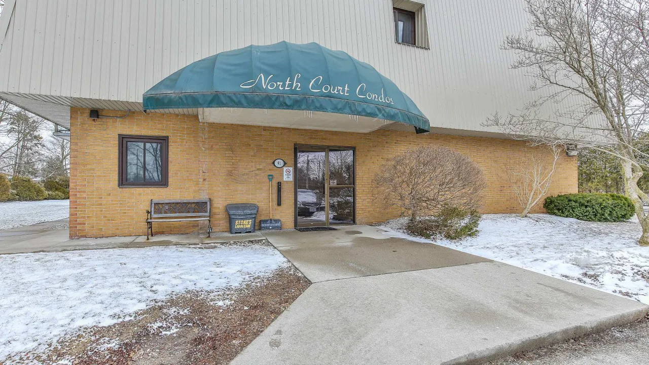 NORTH COURT CONDOS exterior