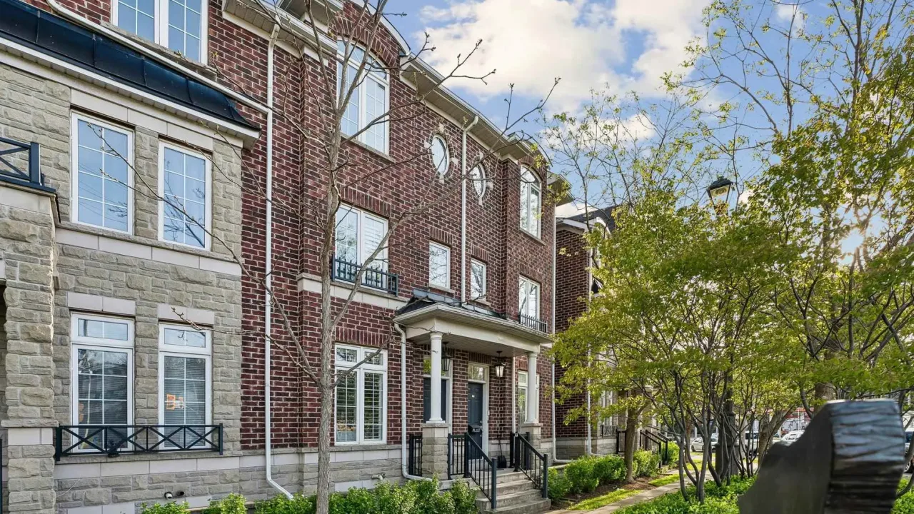 Windermere by The Lake Townhomes exterior