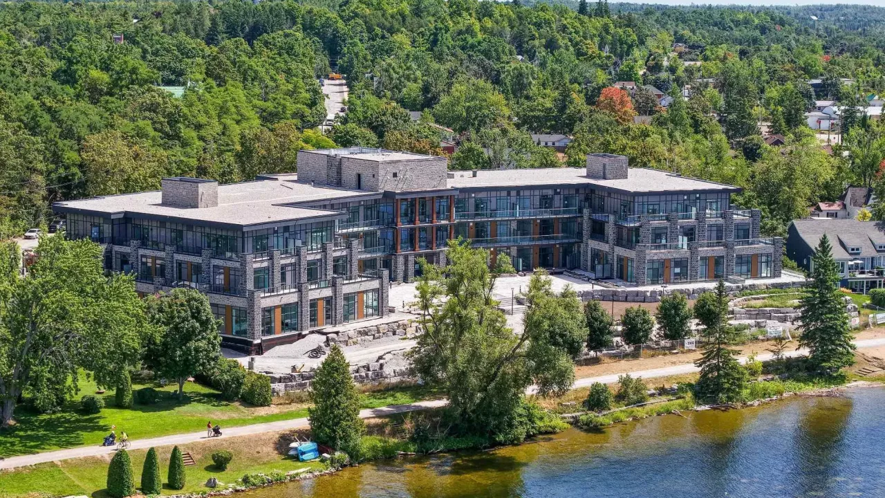 The Moorings on Cameron exterior